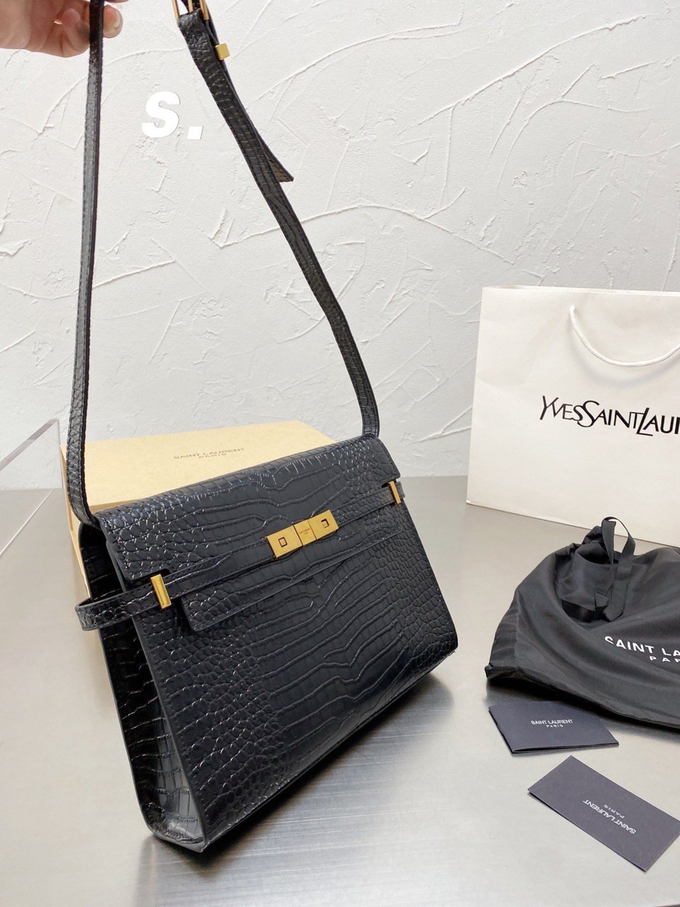 Saint Laurent Manhattan Shoulder Bag In Crocodile Embossed Shiny Black Gold 24Cm view 6