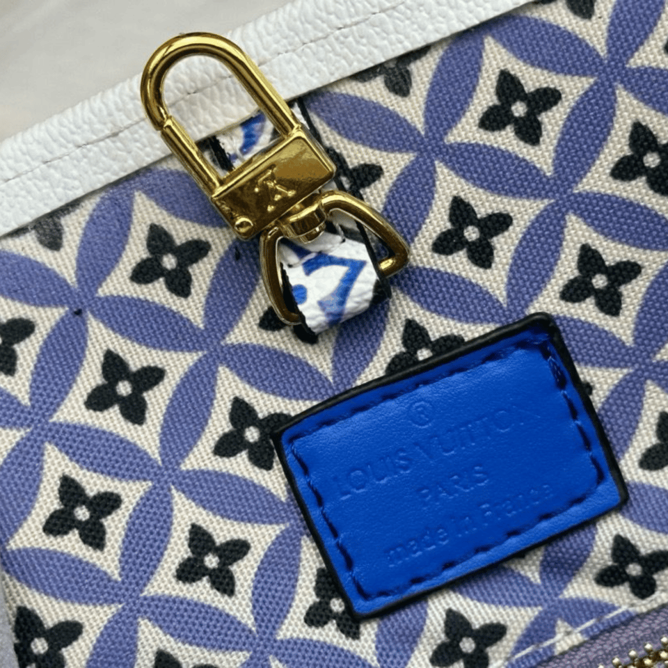 Louis Vuitton Onthego Handbag Blue Monogram Pattern 35cm/13.8in view 8