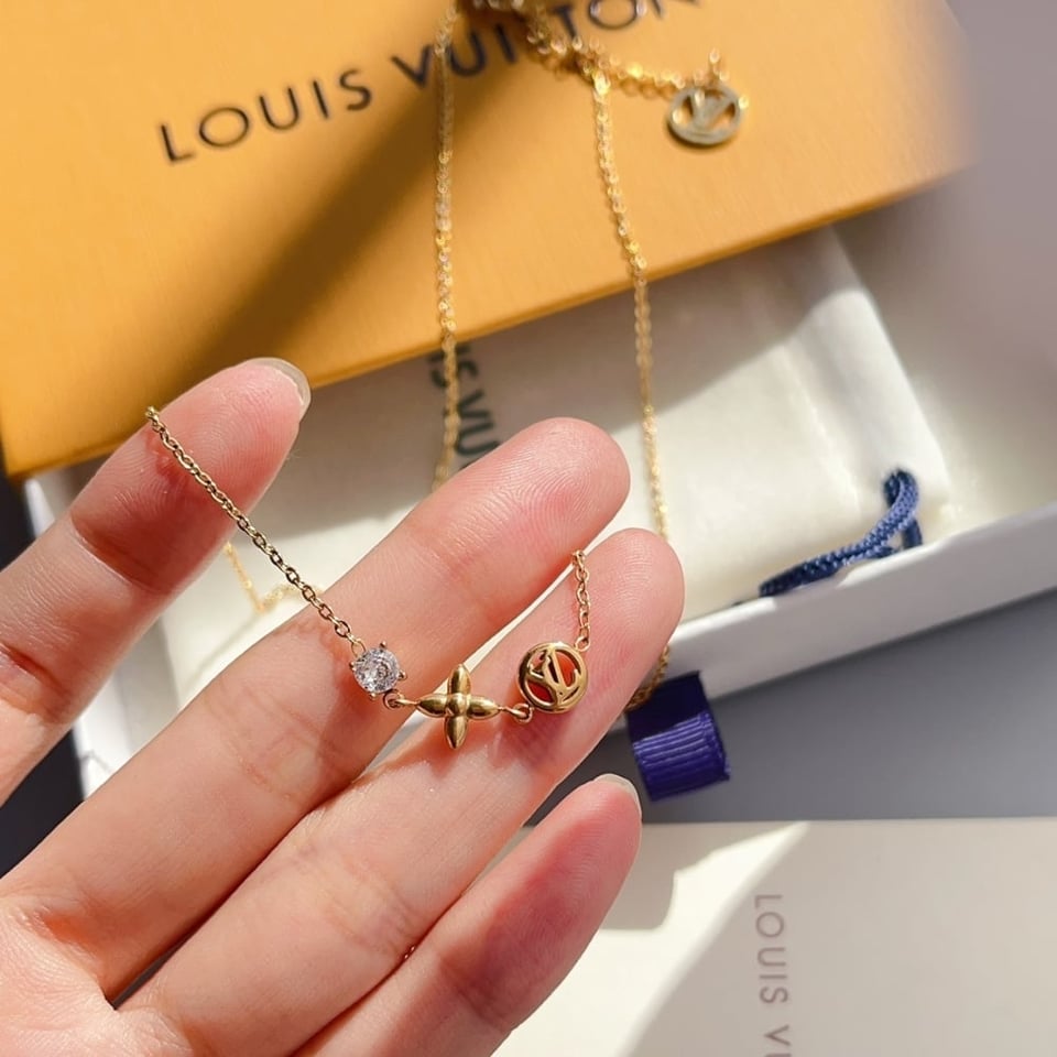 Louis Vuitton Petit Louis Necklace M00368 view 6