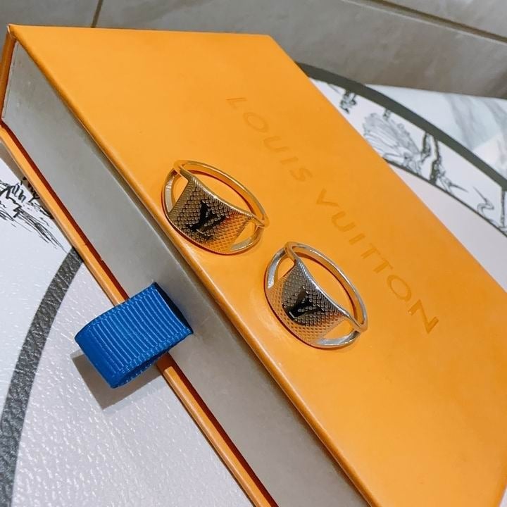 Louis Vuitton Ring Gold view 6