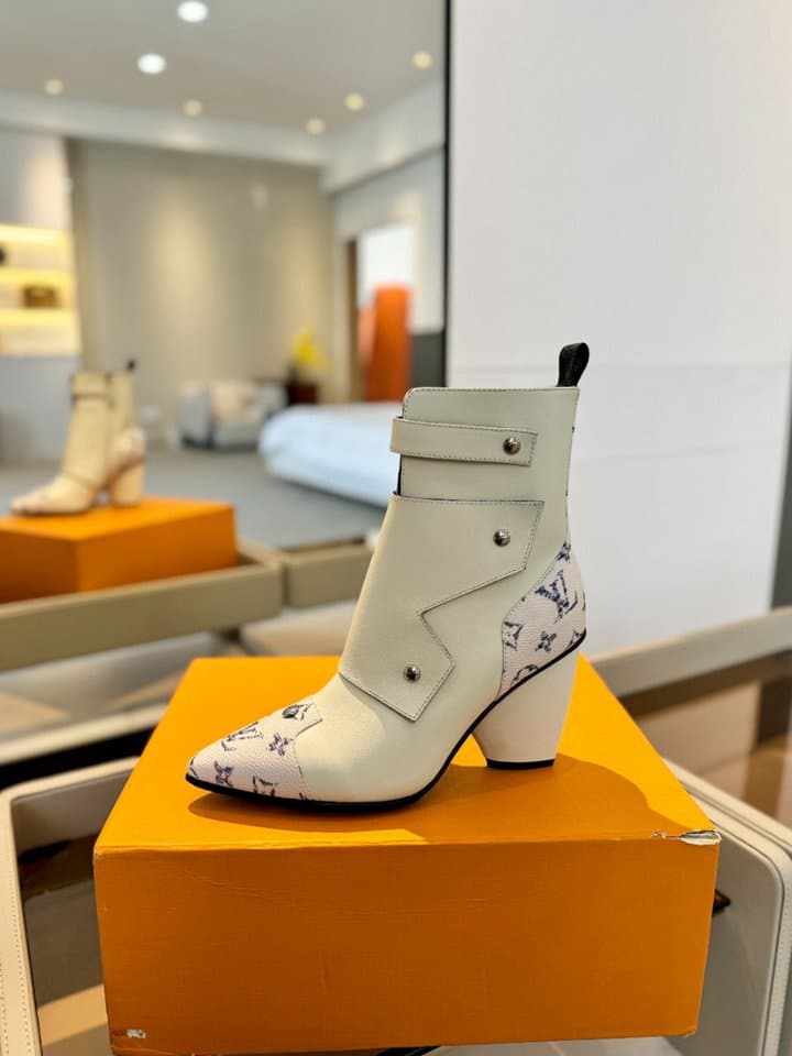 Louis Vuitton Trinity Boot Monogram And White view 4