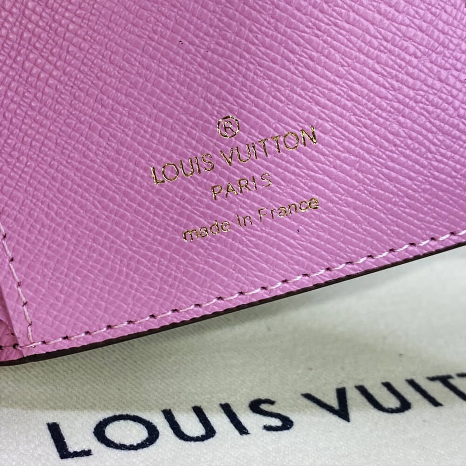 Louis Vuitton Christmas Animation 2022 Victorine Wallet Pink view 9