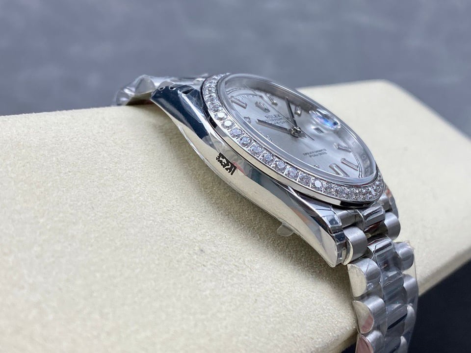 [Super Clone] Rolex Day-Date 40mm Silver Dial 118346 view 7