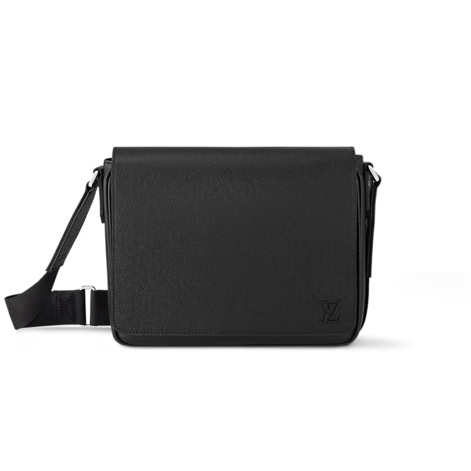 Louis Vuitton Dark Black District PM For Men 26cm M30850