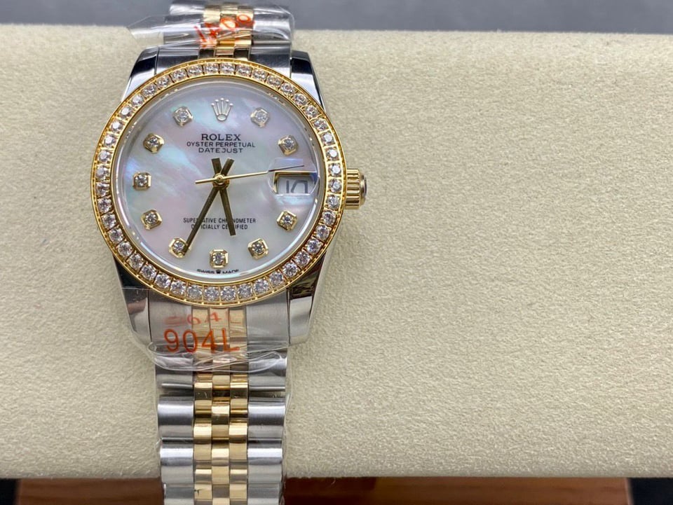 Rolex Datejust 31mm White Dial view 3