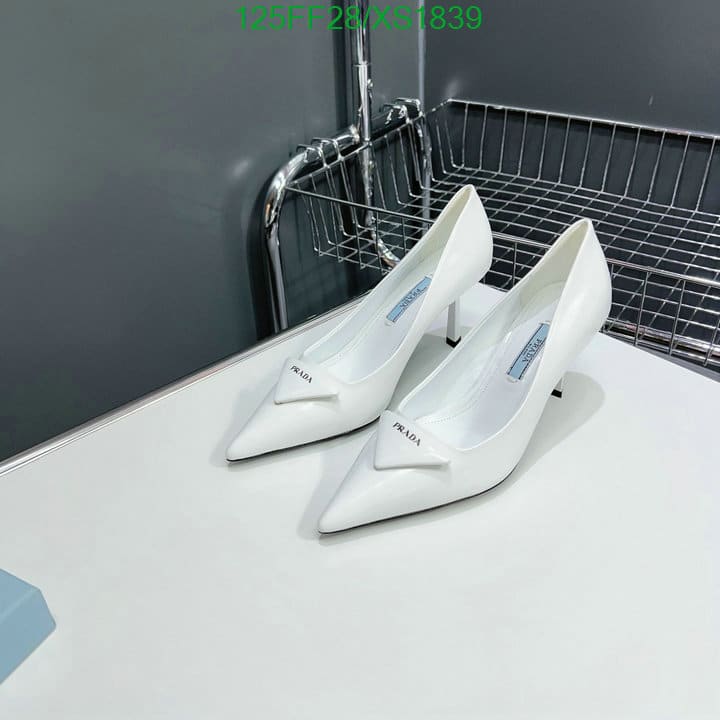 Prada Cleavage Nero Leather Pumps White view 10