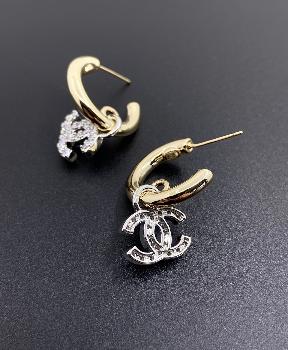 Chanel Pearls Cc Logo Earrings view 2