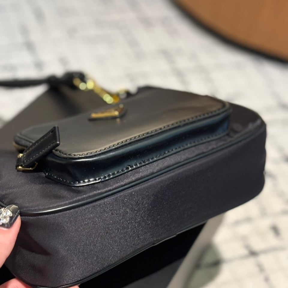 Prada Leather Pocket Re Nylon Shoulder Bag Black 22Cm view 4