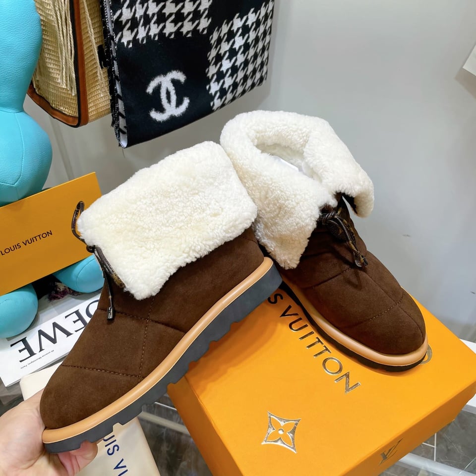 Louis Vuitton Pillow Comfort Ankle Boots Brown 1A94W2 view 9