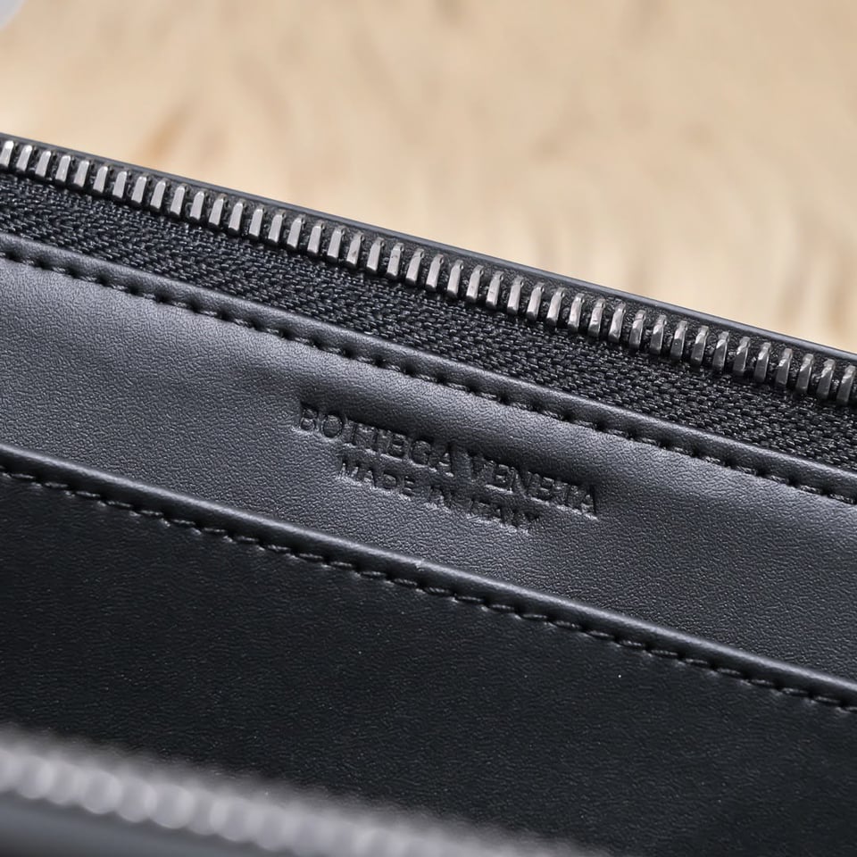 Bottega Veneta Intrecciato Document Case With Wristlet 28cm/11in view 10