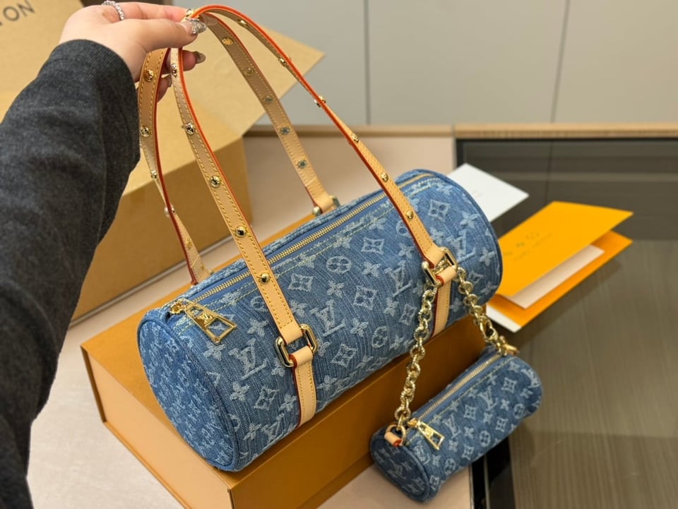 Louis Vuitton Hills Pochette Denim Blue 27Cm M82949 view 11
