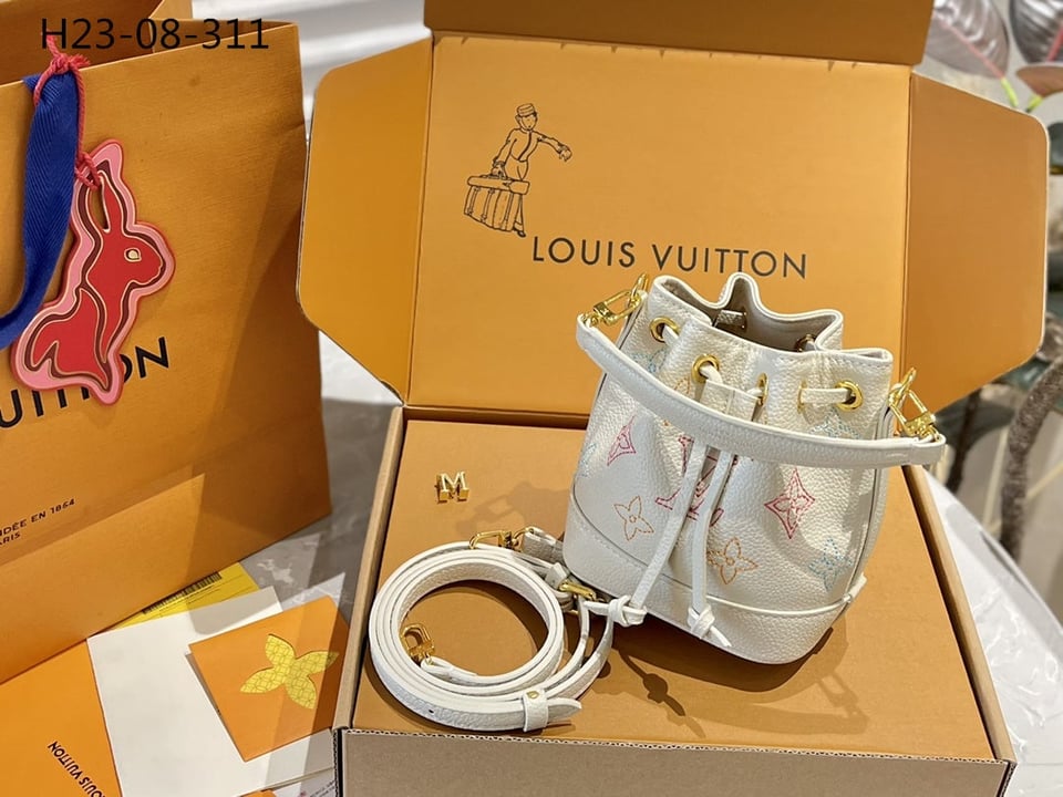 Louis Vuitton Nanoe Handbag White 16Cm M23088 view 4
