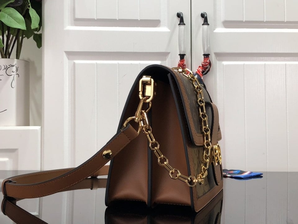 Louis Vuitton Dauphine Mm 25Cm view 3