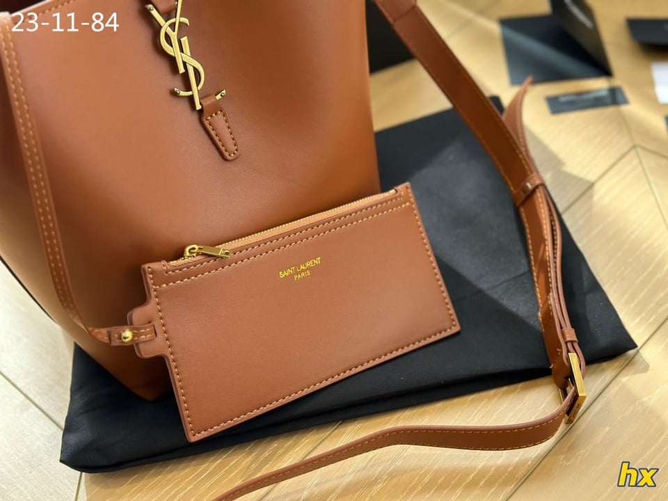 Saint Laurent Le 37 In Shiny Leather Brown 25Cm view 5