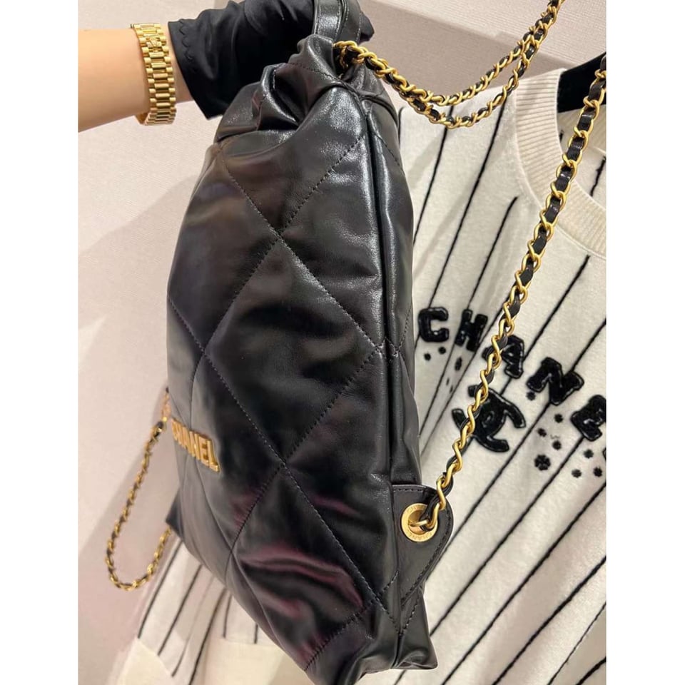 Chanel 22 Backpack in Black Shiny Calfskin 34cm view 11