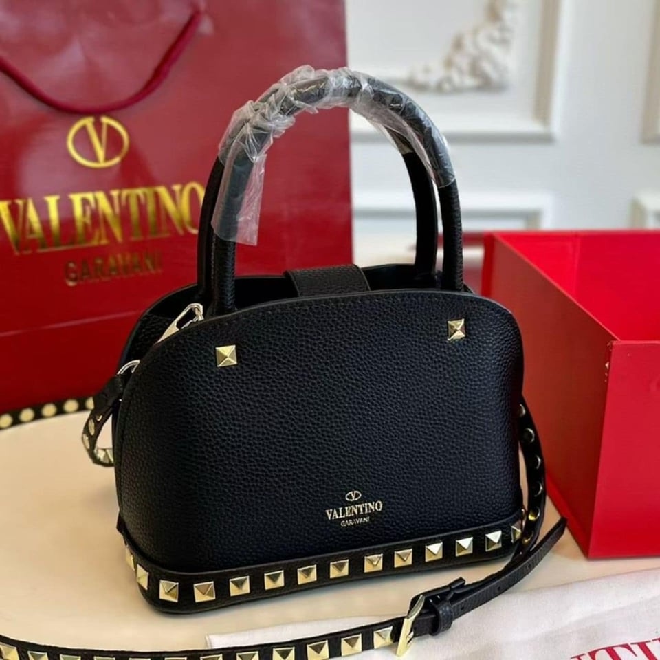 Valentino Garavani Rockstud Handbag In Grainy Black 21Cm view 6