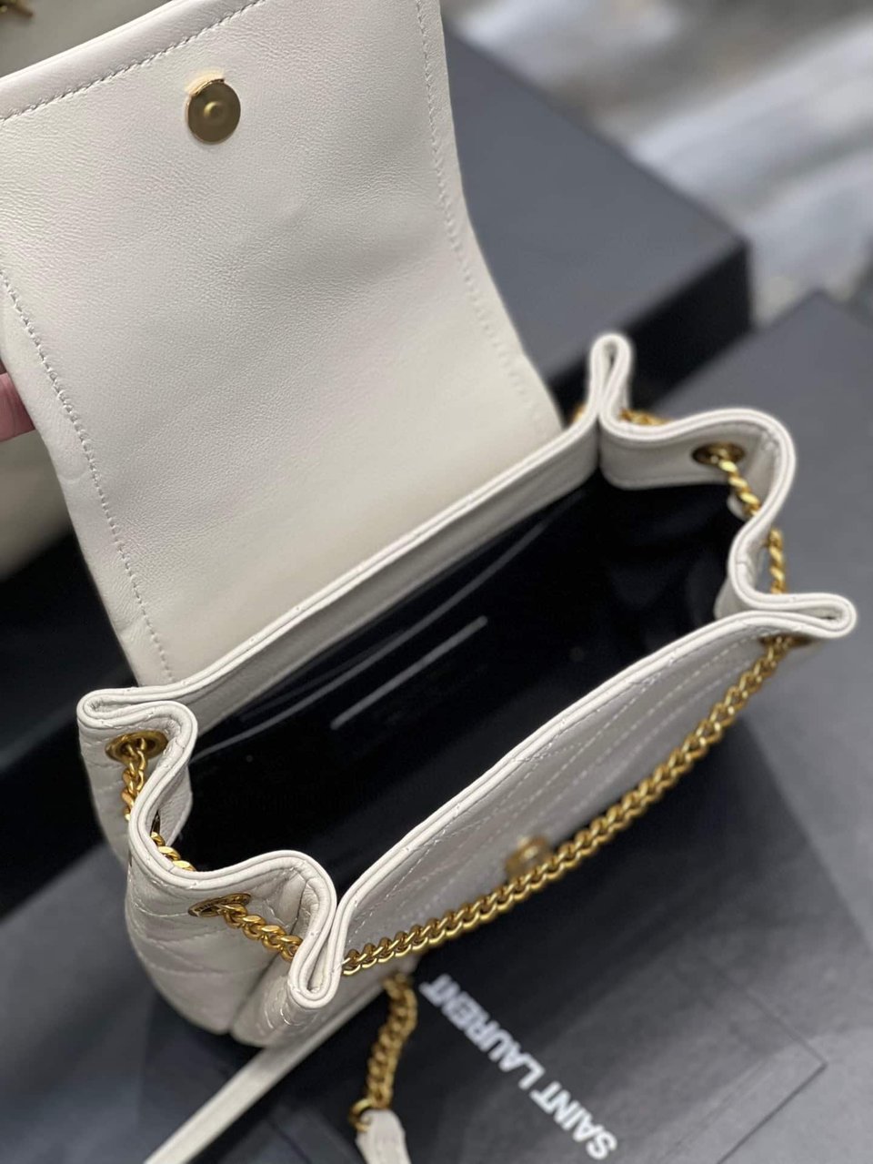 Saint Laurent Mini Nolita In Blanc Vintage 18Cm view 4
