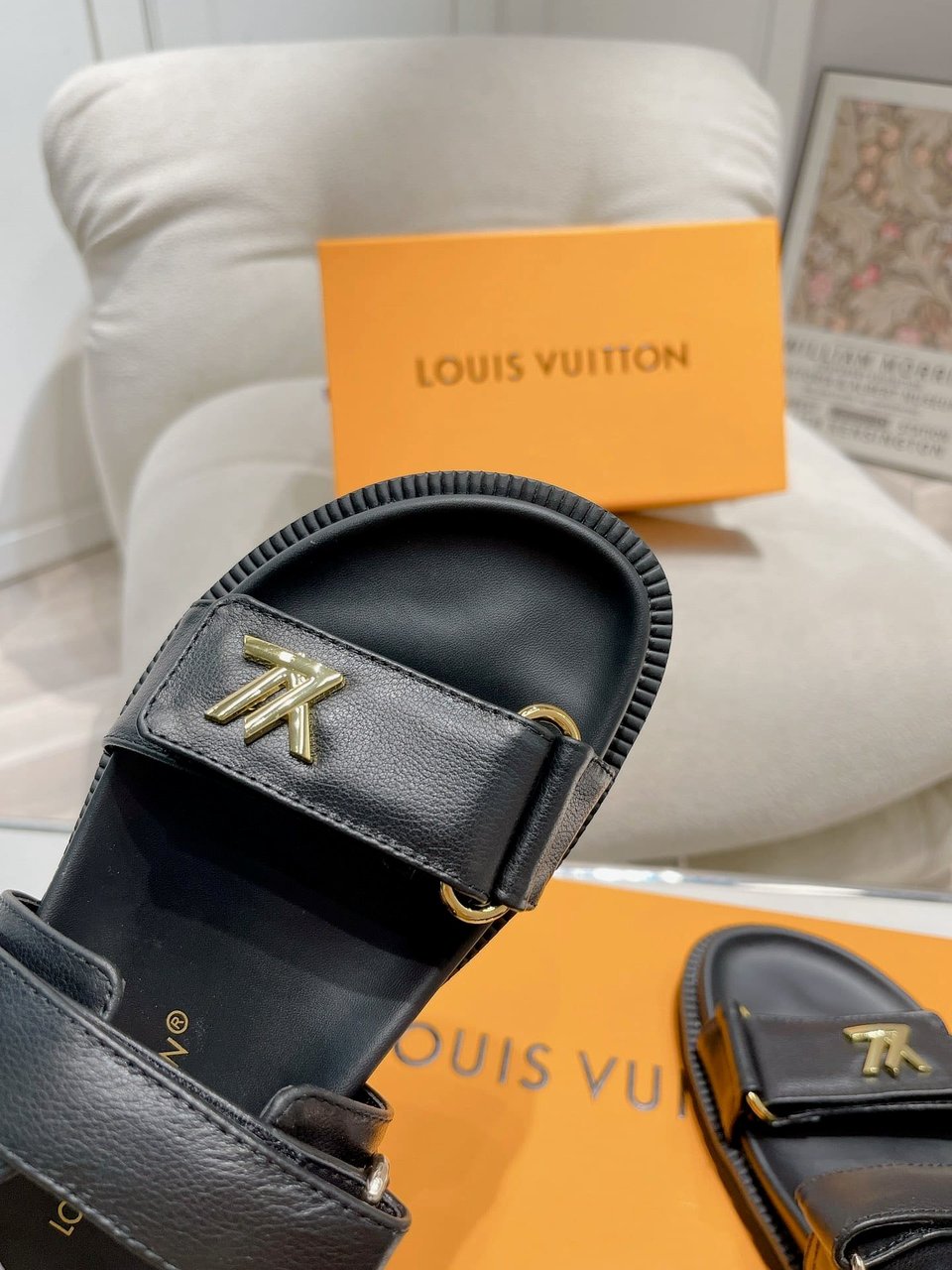 Louis Vuitton Lv Sunset Flat Comfort Sandals Black 1Abw6W view 5