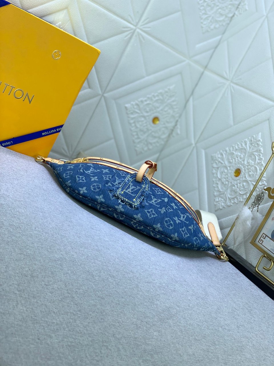 Louis Vuitton Bumbag High Rise Denim Blue 38Cm M46837 view 8