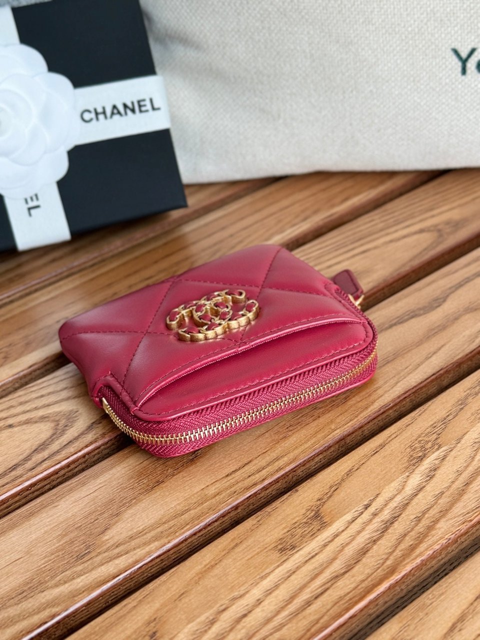 Chanel 19 Zipped Coin Purse 11Cm Burgundy Lambskin Gold Hardware view 9