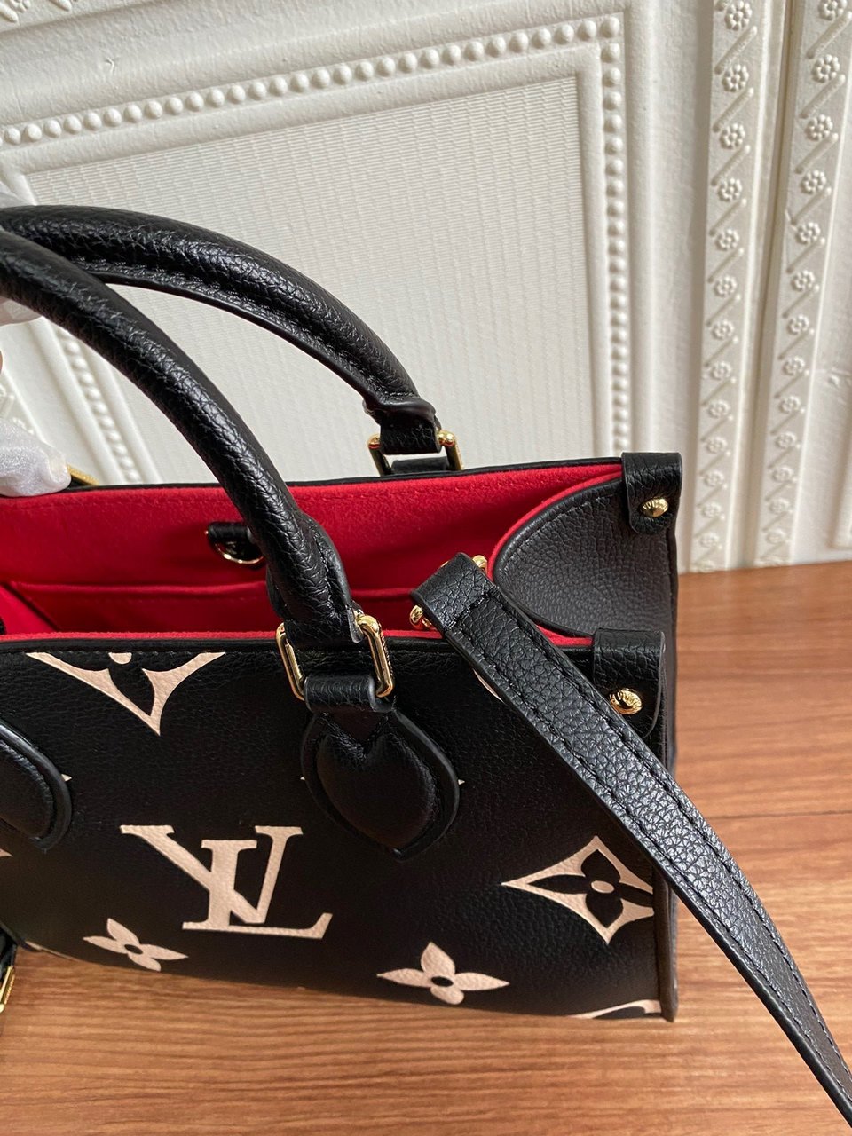 Louis Vuitton OnTheGo PM Bicolor Monogram Empreinte Leather M45659 Black 25cm view 10