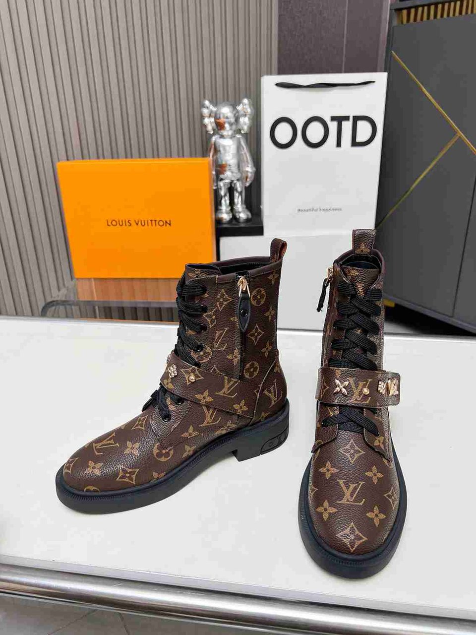 Louis Vuitton Citizen Boots Monogram Brown view 6