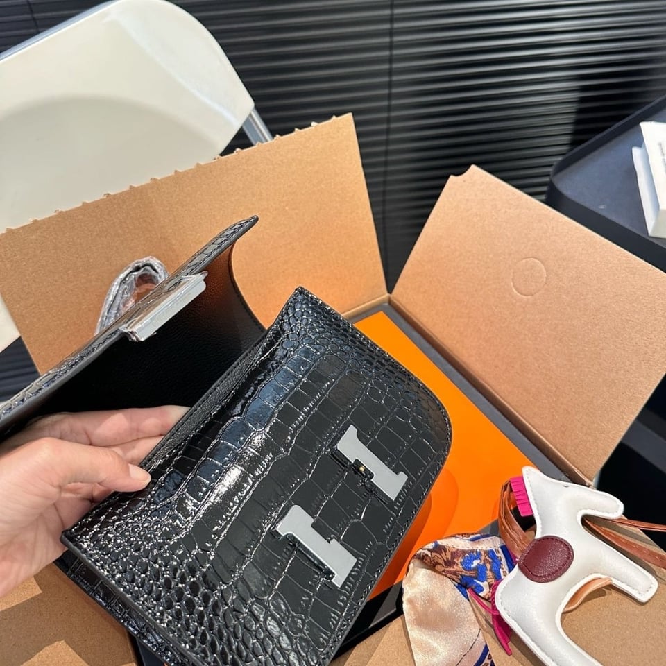 Hermès Mini Constance 19 Shiny Alligator Black Palladium Hardware 19cm / 7.5in view 6