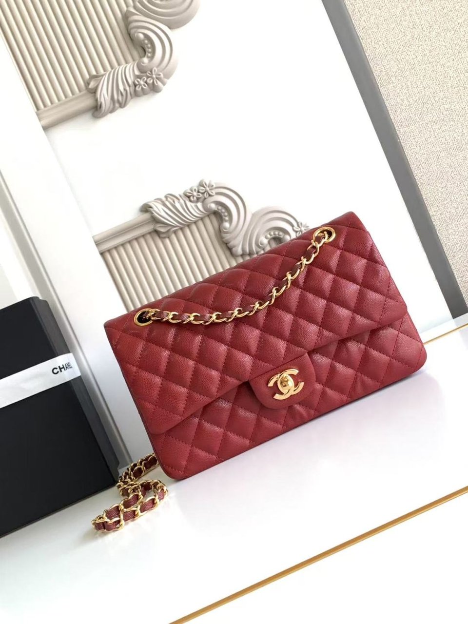 Chanel Classic Flap Bag 25 cm Red Gold-Tone Hardware A01112 view 3