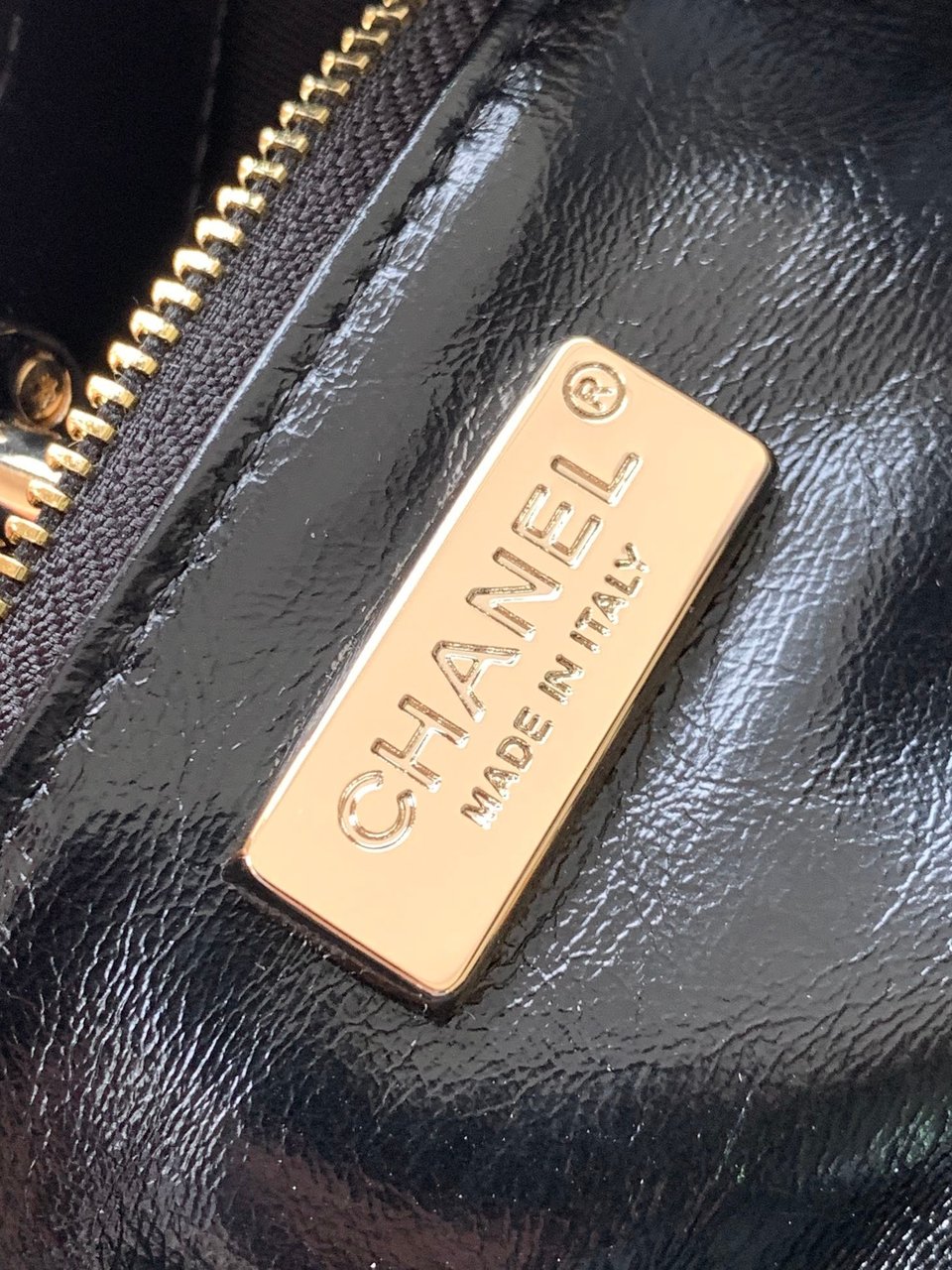 Chanel 24S31 Mini Shopping Bag 22Cm Black Lambskin Gold Hardware view 7