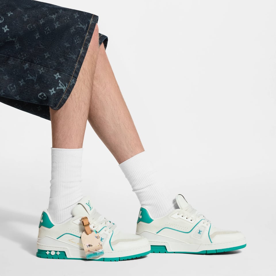 Louis Vuitton Trainer Sneakers Blue Calfskin With Grain 1AKRDQ view 2