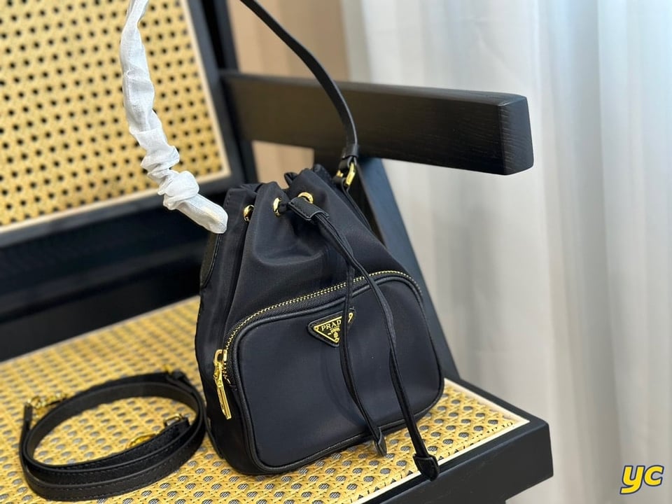 Prada Duet Re-Nylon Bucket Shoulder Bag Black 18Cm view 3