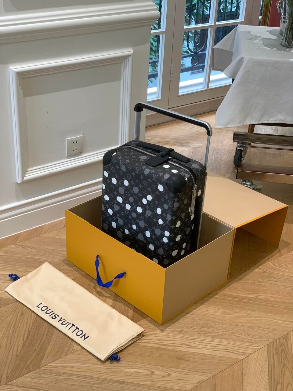 Louis Vuitton X Yayoi Kusama Horizon 55 Suitcase Grained Leather Black 55Cm view 5