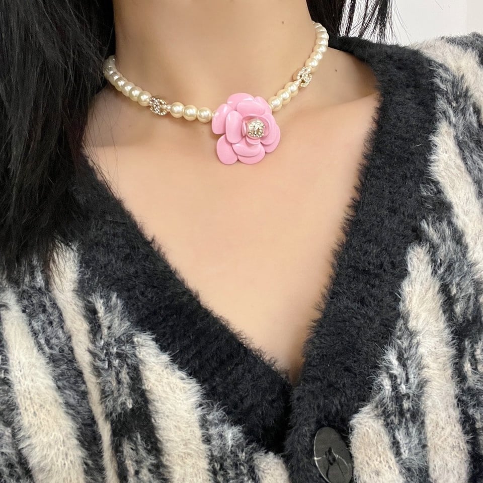 Chanel Pearl And Camélia Necklace view 7
