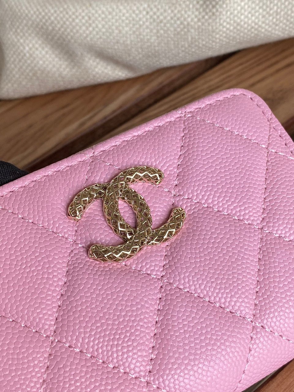 Chanel Zipped Wallet 11Cm Pink Caviar Gold Hardware view 6