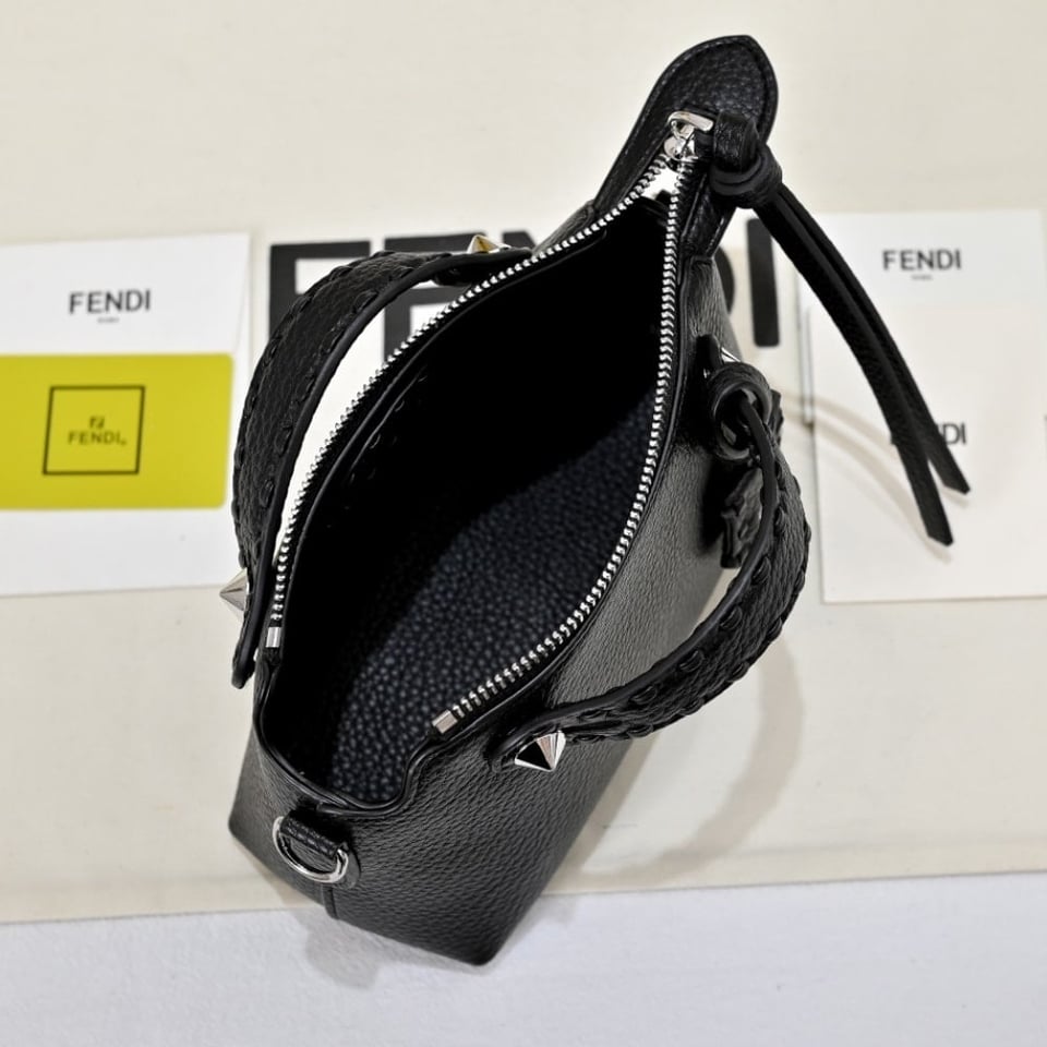 Fendi By The Way Selleria Medium Black 20Cm view 6