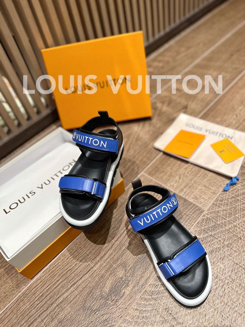 Louis Vuitton Pool Pillow Comfort Sandals Blue 1A9Ocu view 7