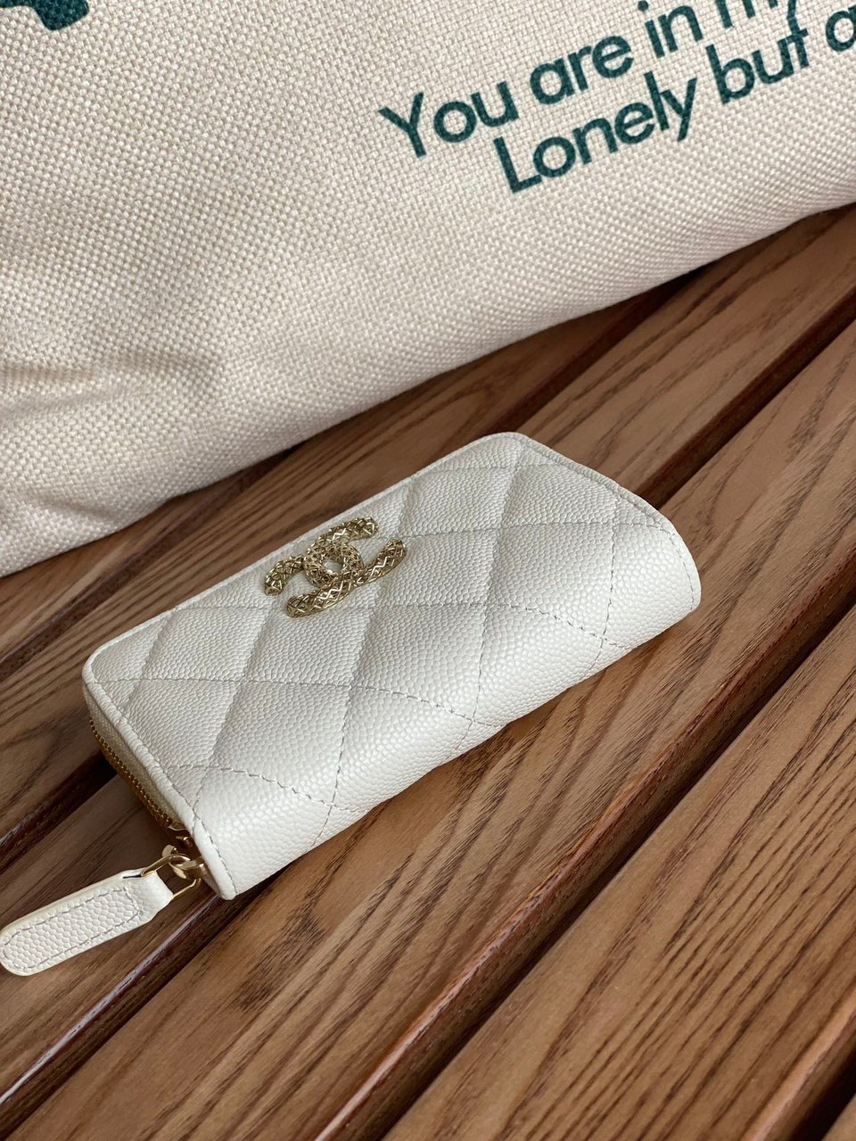 Chanel Zipped Wallet 11Cm White Caviar Gold Hardware view 9