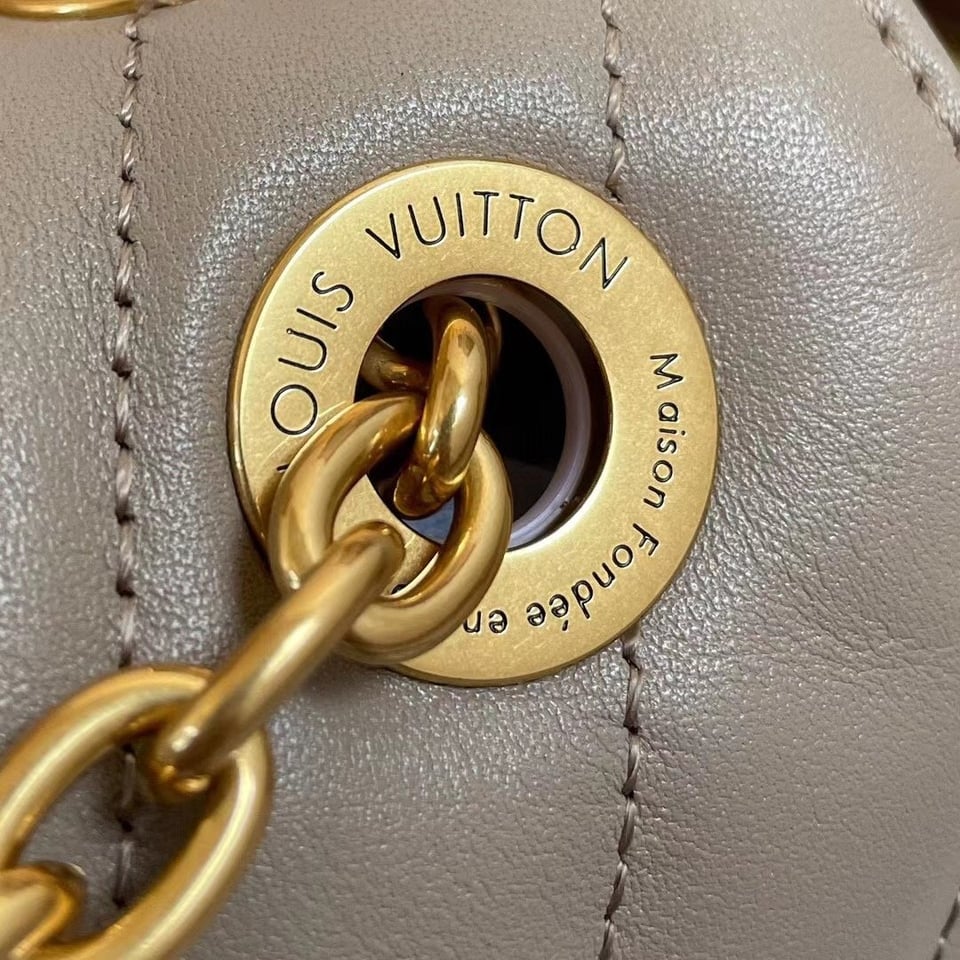 Louis Vuitton New Wave Chain 24Cm Dark Taupe M58550 view 6