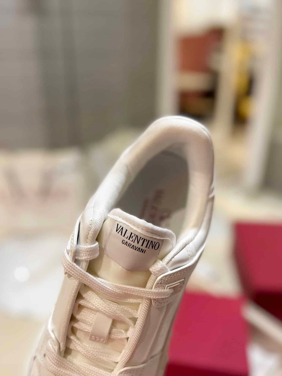 Valentino Garavani Freedots Low Top Sneaker In Calfskin White 4Y2S0H43Rdg 0Bo view 4