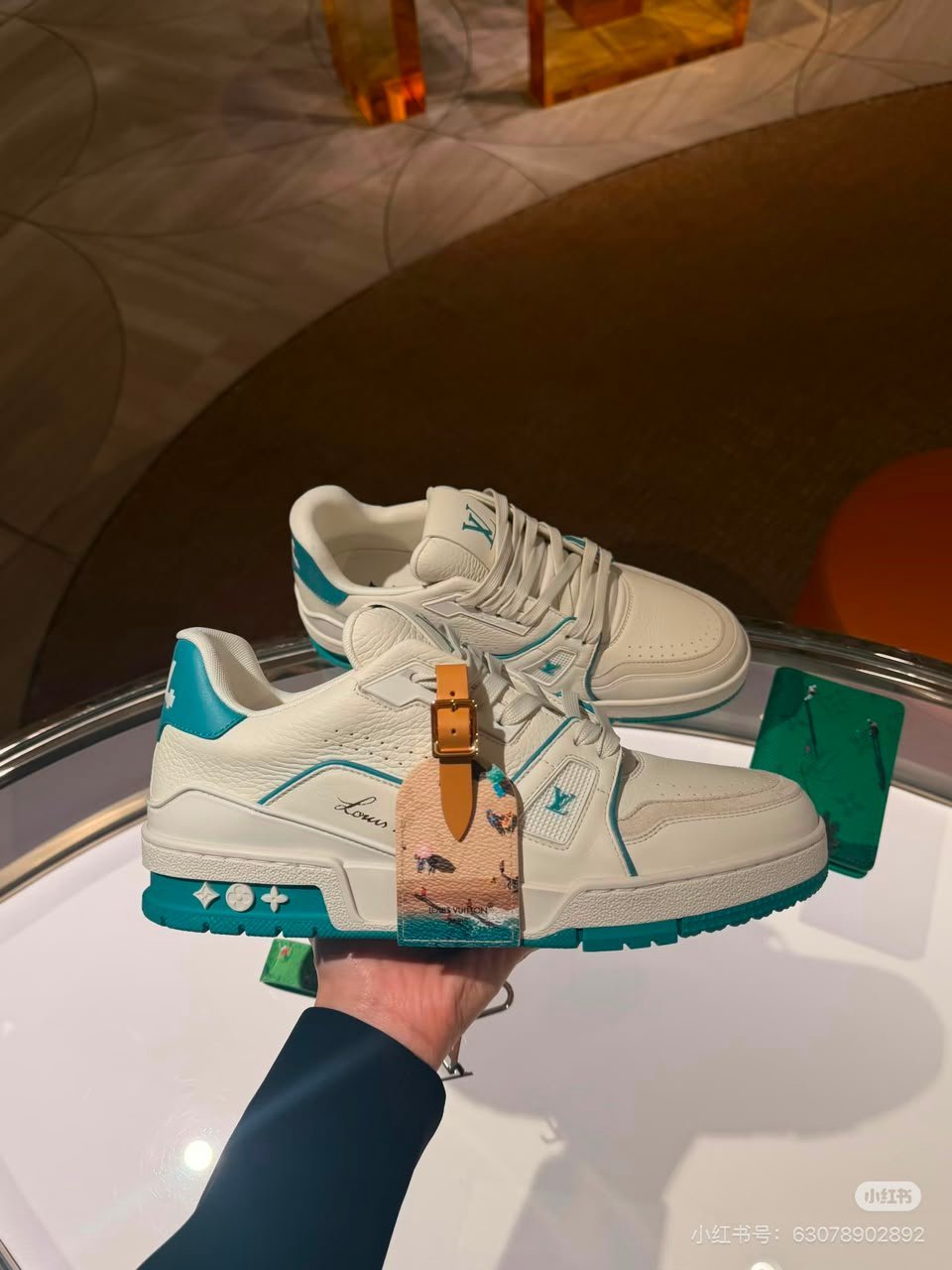 Louis Vuitton Trainer Sneakers Blue Calfskin With Grain 1AKRDQ view 5