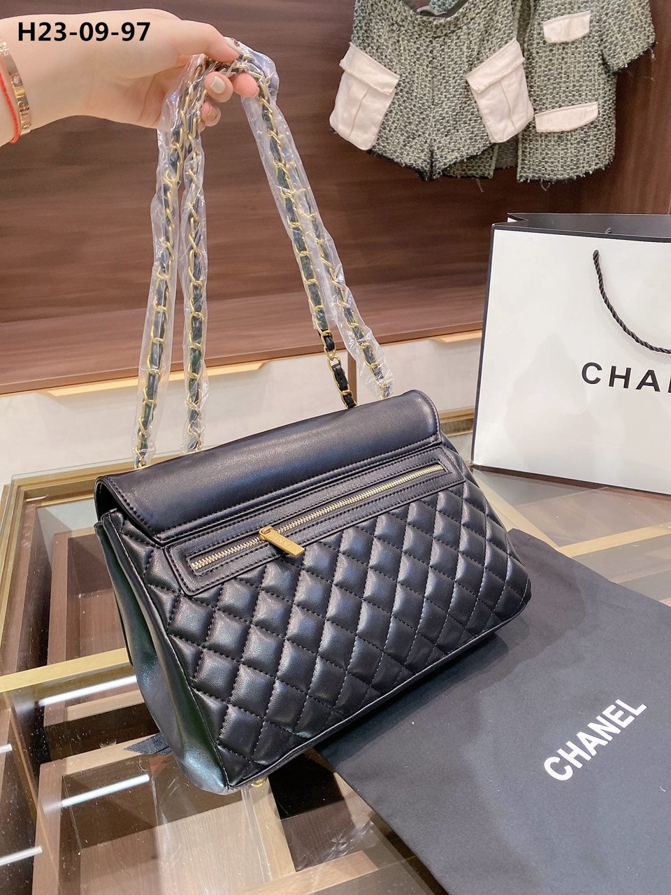 Chanel Timeless Cc Flap Maxi Black 31Cm view 8