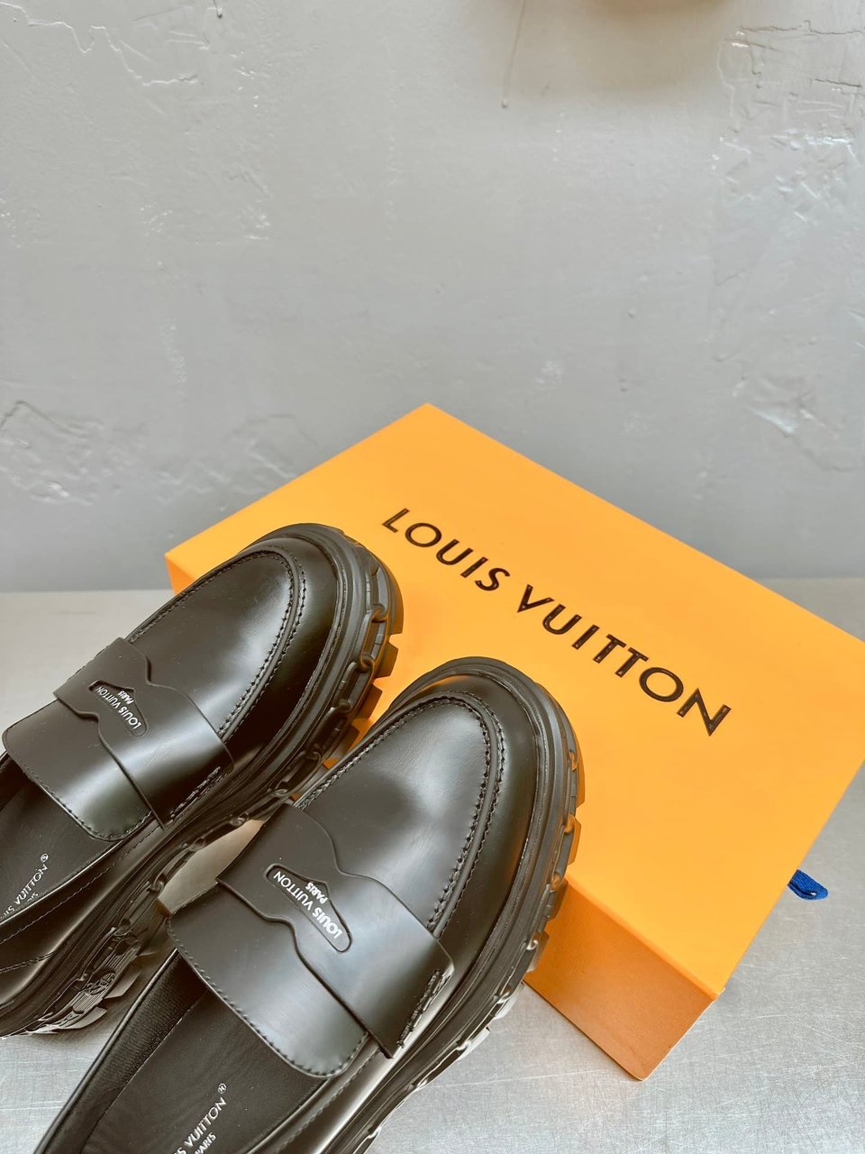Louis Vuitton Lv Record Loafer Black 1Ac9I9 view 3