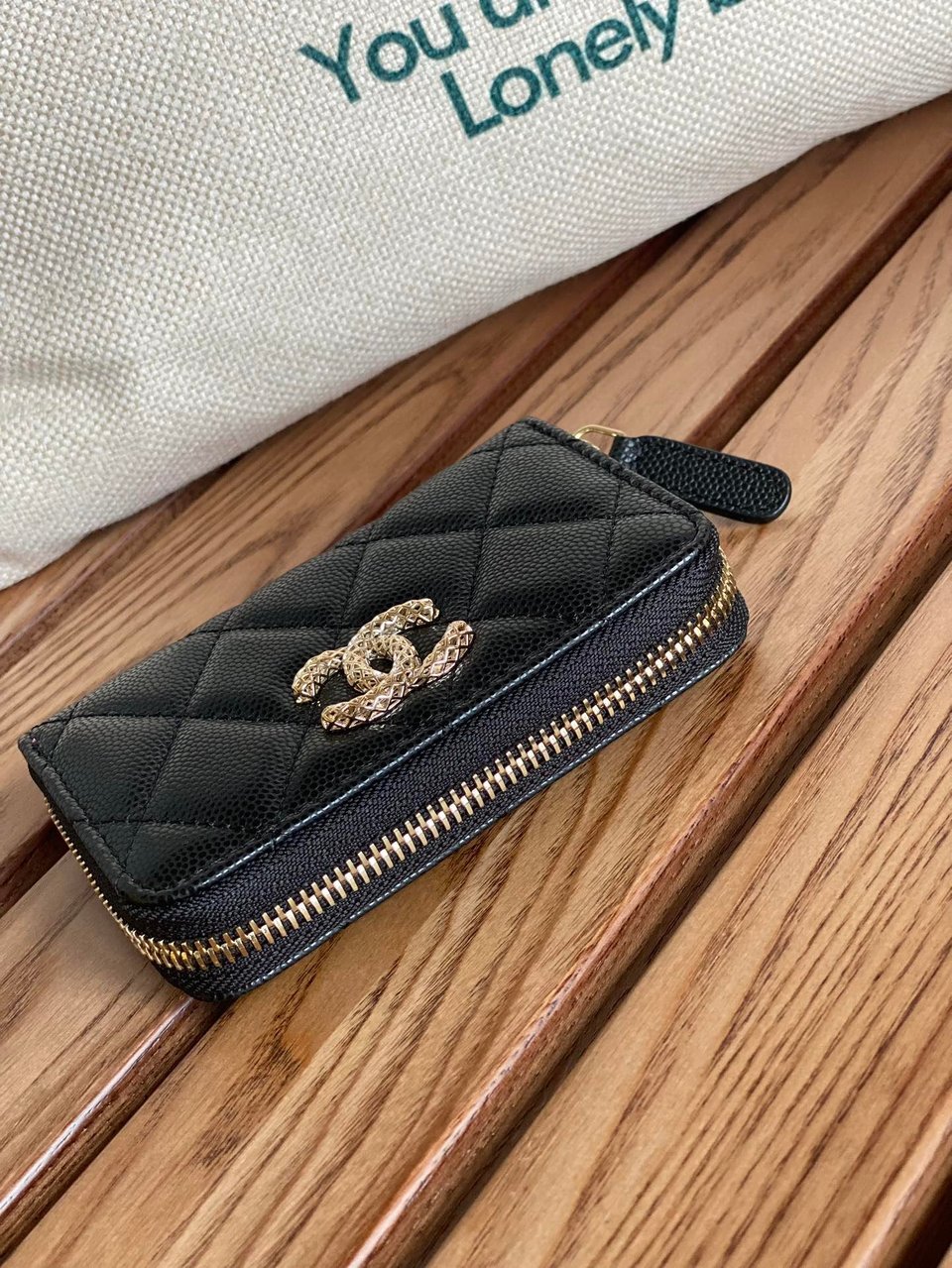 Chanel Zipped Wallet 11Cm Black Caviar Gold Hardware view 9