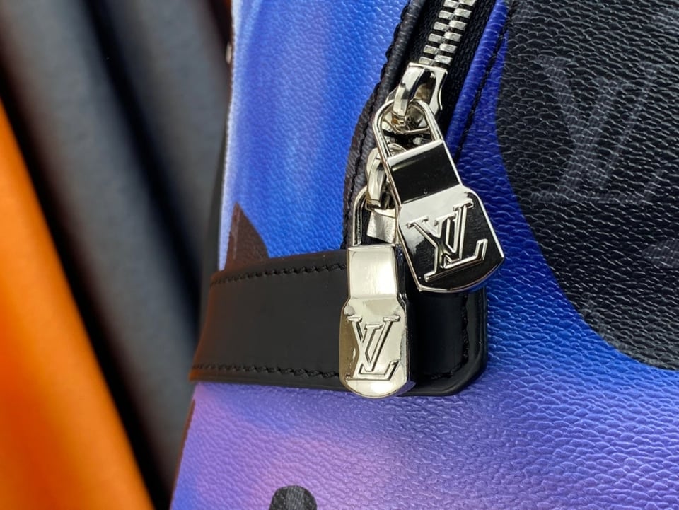 Louis Vuitton Discovery Backpack Green And Black 40Cm M21429 view 6