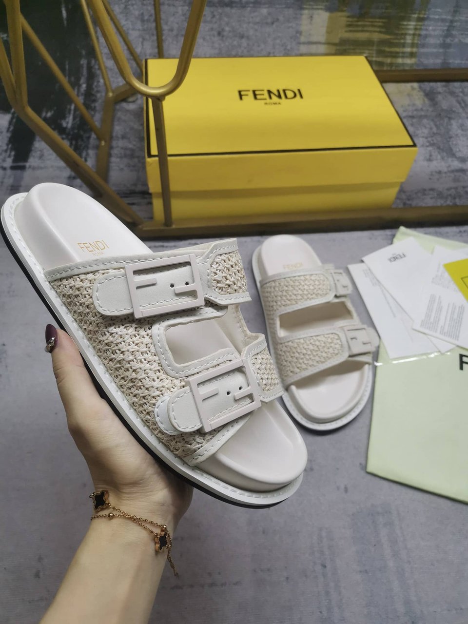 Fendi Feel Leather Sandals White view 3