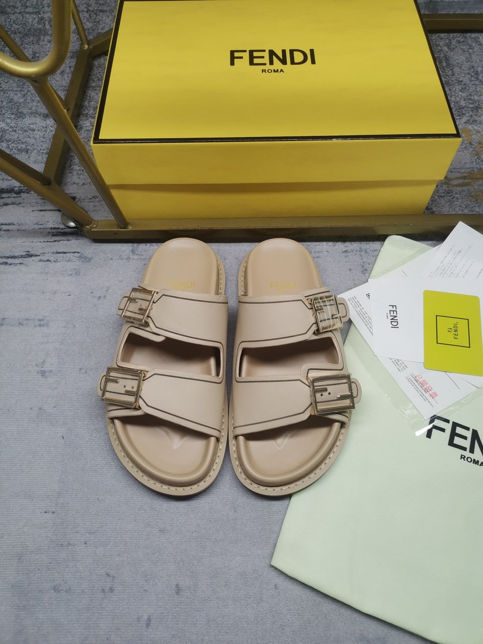 Fendi Feel Leather Slides Beige 8X8326Na7F1Kcu view 5