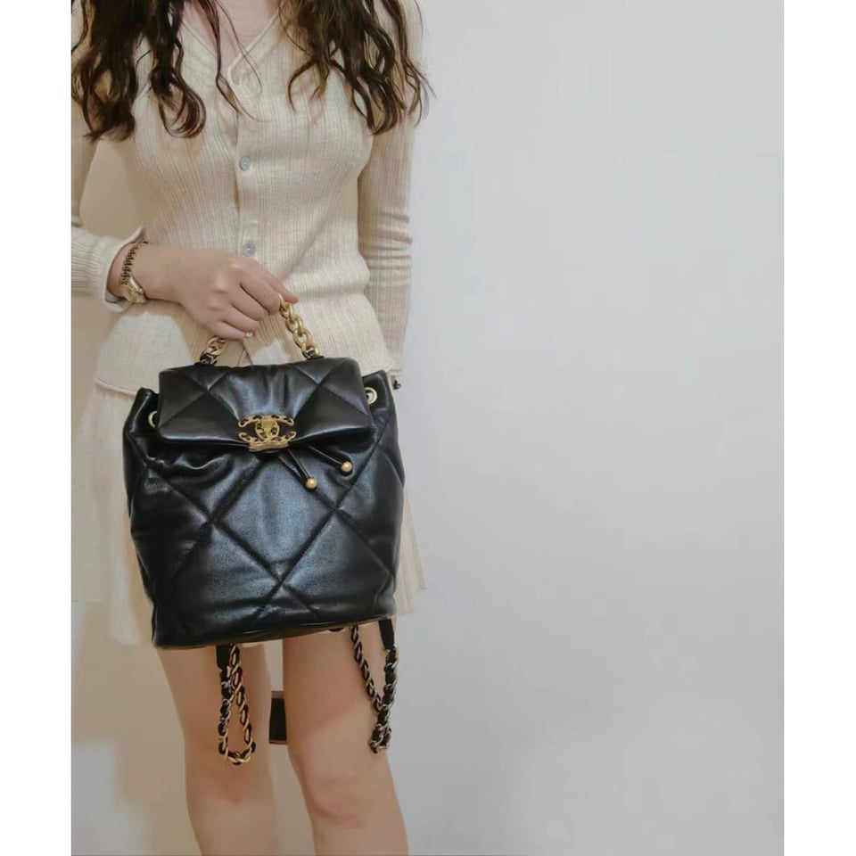Chanel 19 Backpack Black Quilted Lambskin 26cm view 4