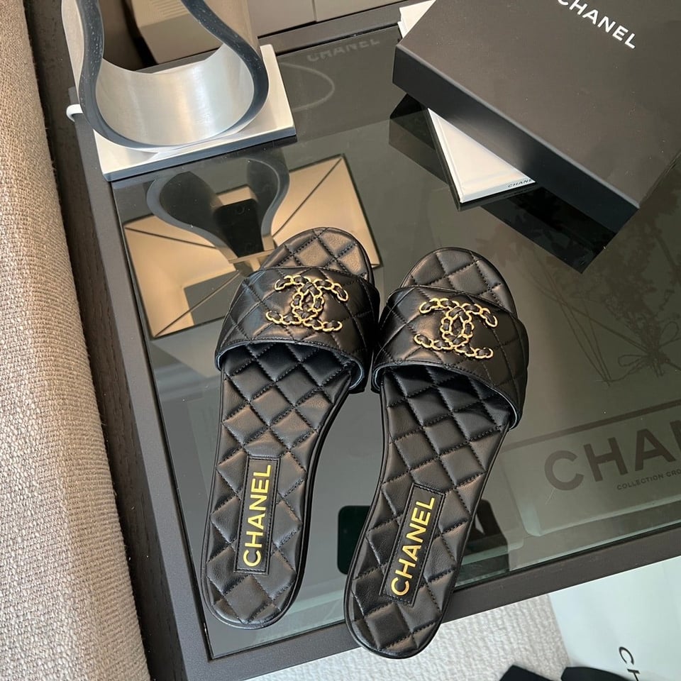 Chanel 23P Quilted Cc Chain Mule Sandal Black G39954 X56940 94305 view 7
