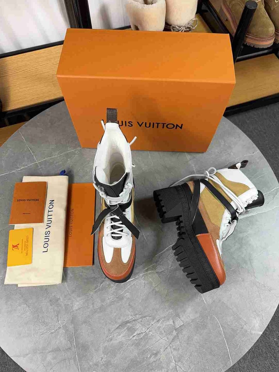 Louis Vuitton Laureate Platform Desert Boot Beige 1Ad24J view 4