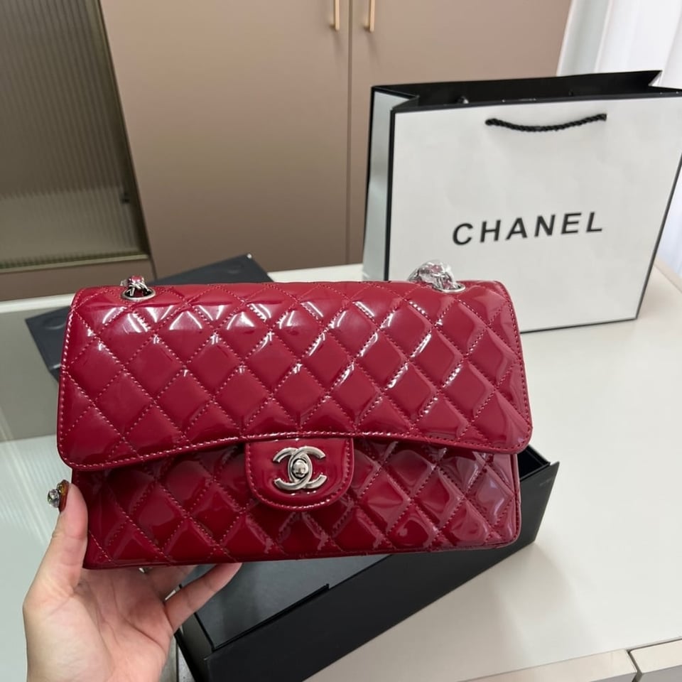 Chanel Medium Classic Double Flap Bag Patent Leather Red 26Cm/14in view 3